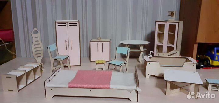 Мебель для кукольного домика