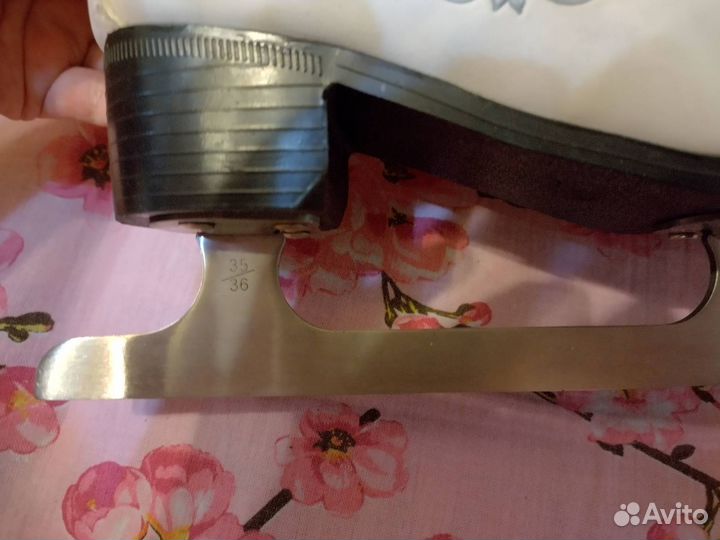 Коньки женские подростковые