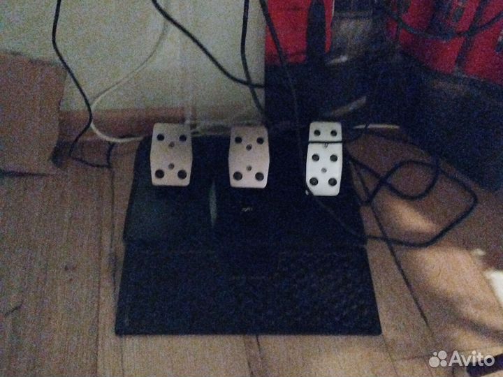 Игровой руль с педалями для пк