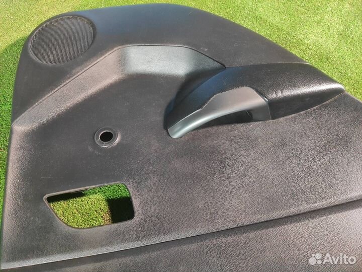 Обшивка двери задняя левая Kia Rio 3 седан 1.4