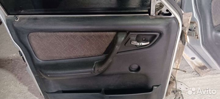 Двери на газ 31105, 3102