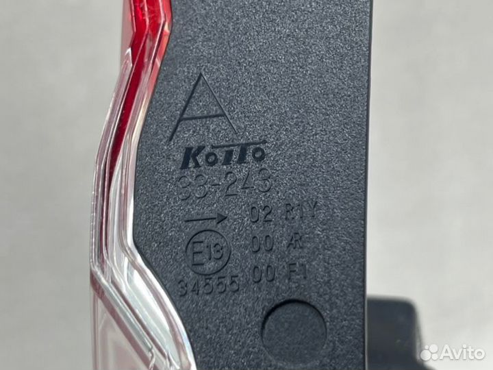 Фонарь внутренний LED правый Toyota Camry V70/V75