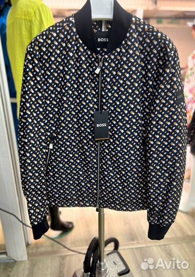 Бомбер мужской hugo boss (50р)