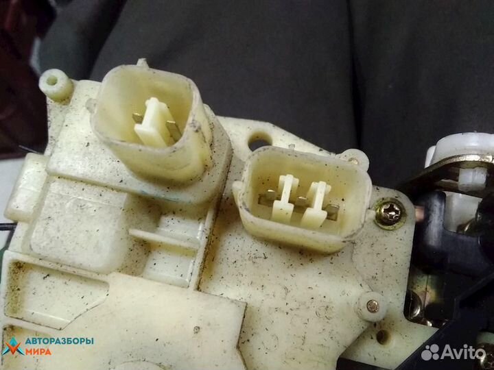 Замок двери задней левой Acura MDX 2003