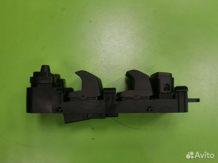 Блок управления стеклоподъемниками Volvo XC70