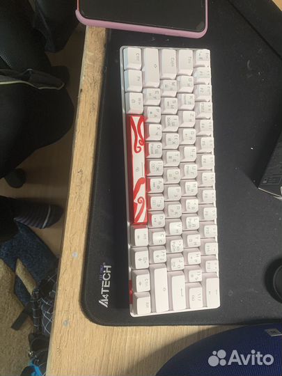 Клавиатура беспроводная белая 60%