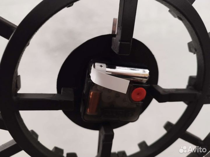 Часы настенные кованные