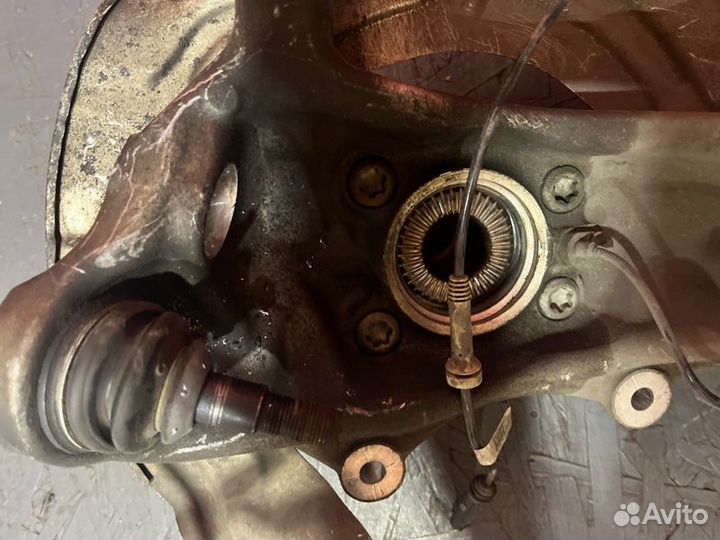 Кулак поворотный правый Bmw 5 G30 2021