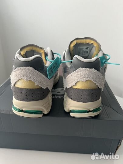 New balance 2002r refined future