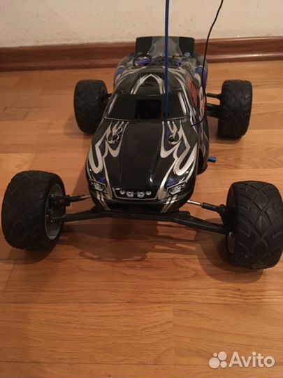 Радиоуправляемая машина traxxas jato 3.3