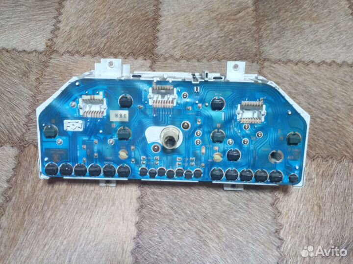 Панель щиток приборов Mitsubishi Space Wagon 2