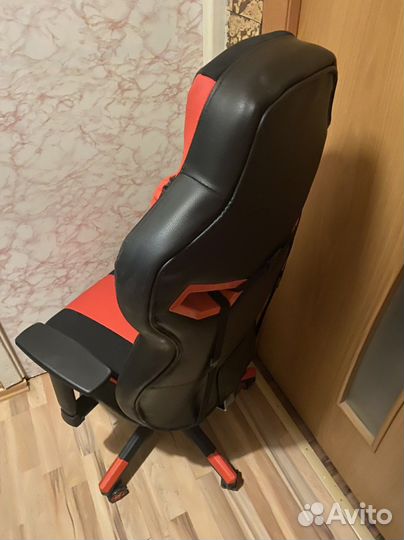 Компьютерное кресло,ткань кожа