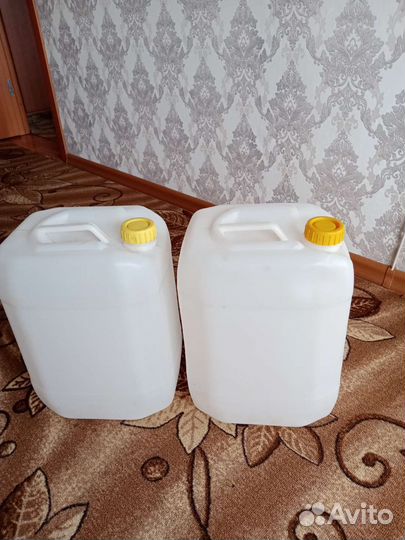 Канистры пластиковые для питьевой воды 20л бу
