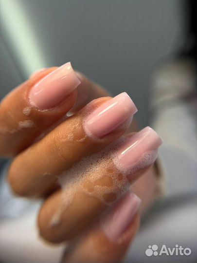 Модель на маникюр