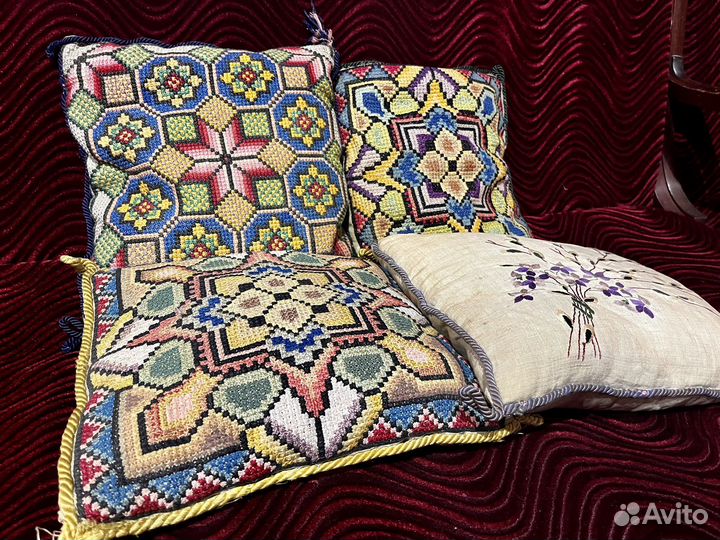 Подушка декоративная старинная