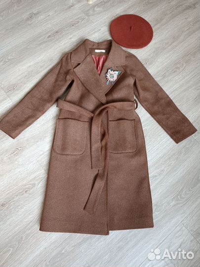 Пальто 44р, берет