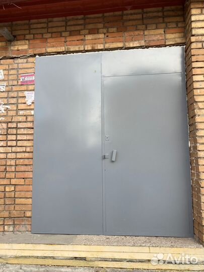 Дверь перегородка на этаж