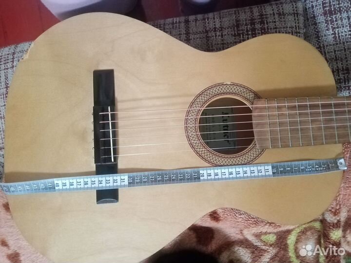 Акустическая гитара
