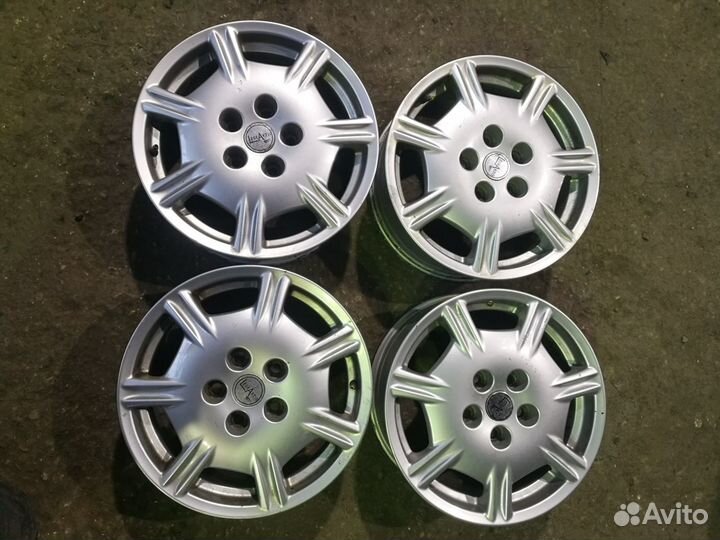 Диски Toyota 6.5Jx16 есть шины диски монтаж