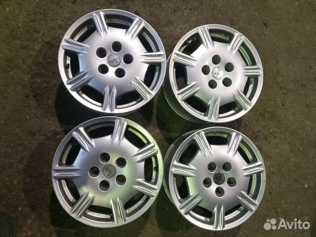 Диски Toyota 6.5Jx16 есть шины диски монтаж