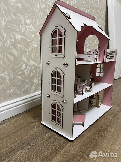 Домик кукольный