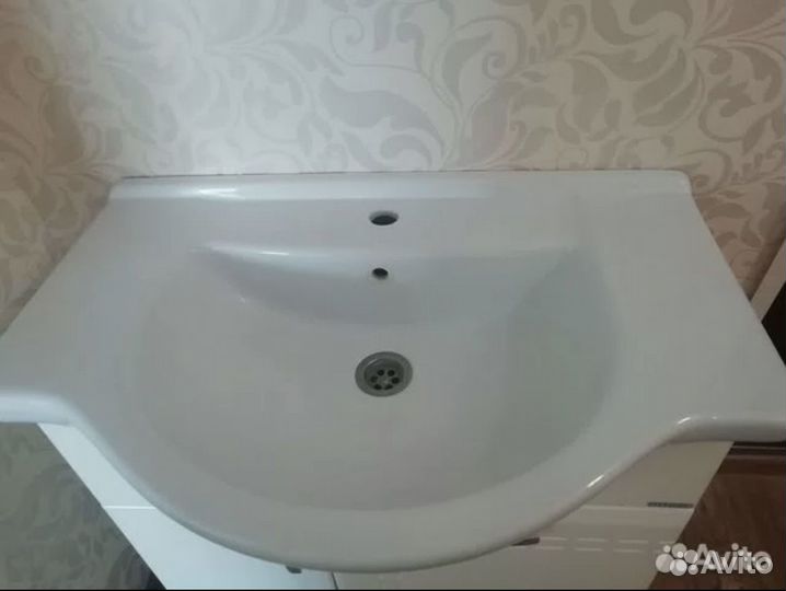 Раковина с тумбой