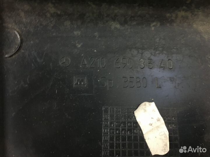 Обшивка левой стойки Mercedes W210 (3907)