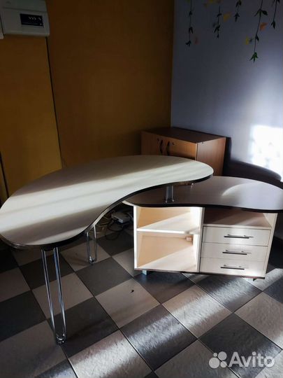 Стол офисный