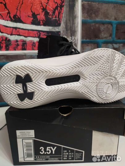 Баскетбольные кроссовки under armour 35,5