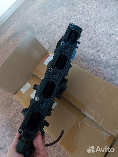 Впускной коллектор passat cc 06J133201BH