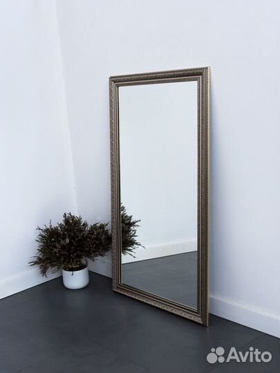 Зеркало настенное декоративное в раме Isoletta