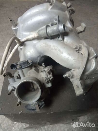 Впускной коллектор с дроссельной заслонкой