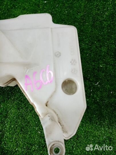 Бачок омывателя Audi A6 C6