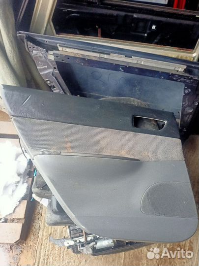 Обшивка двери задняя левая Mazda 6 GG L813 2005