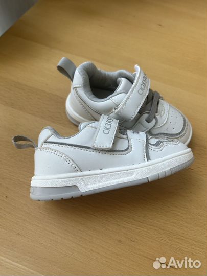 Кроссовки детские