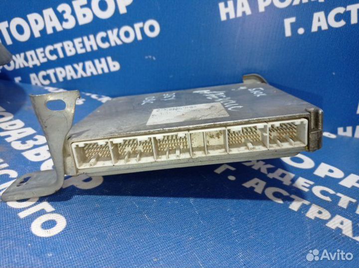 Блок управления двигателем Toyota Avensis седан