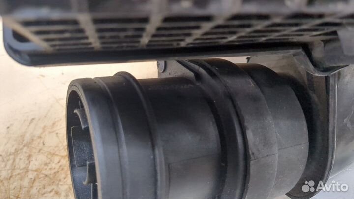 Корпус воздушного фильтра Volkswagen Sharan, 2006