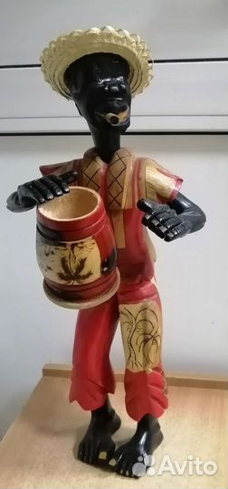 Статуэтка деревянная