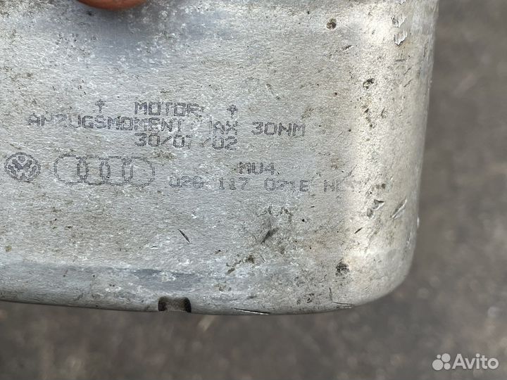 Теплообменник Audi Volkswagen 028117021E