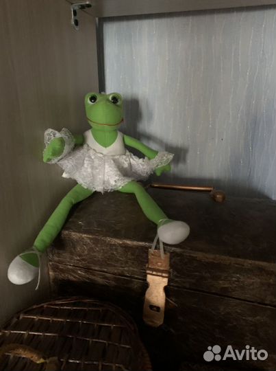 Интерьерная лягушка танцовщица