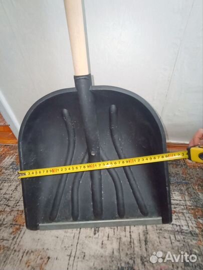 Лопата для уборки снега