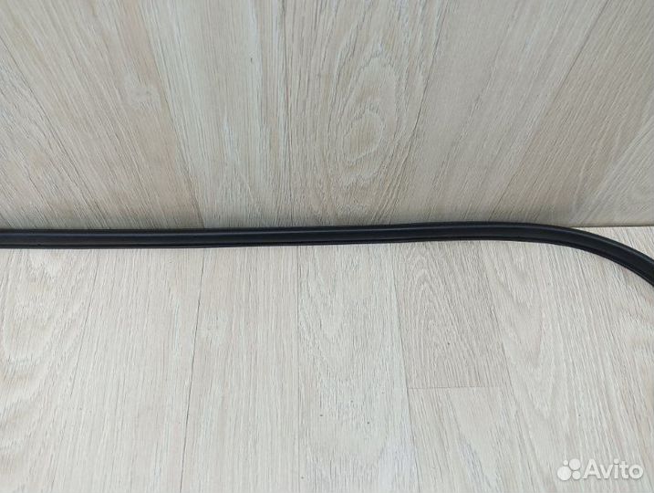 Уплотнитель двери передний левый Hyundai Ix35