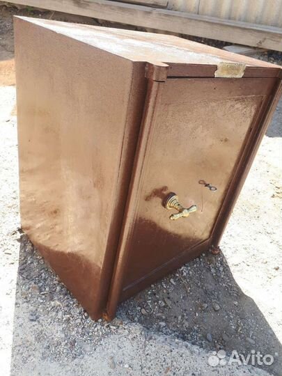 Сейф антикварный