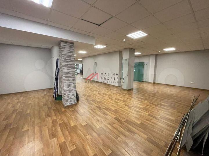 Продам торговое помещение, 182 м²