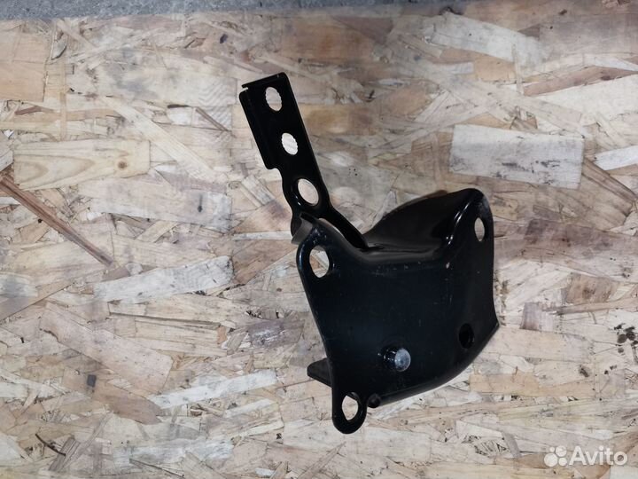 Кронштейн Vesta крепления рычага задней подвески