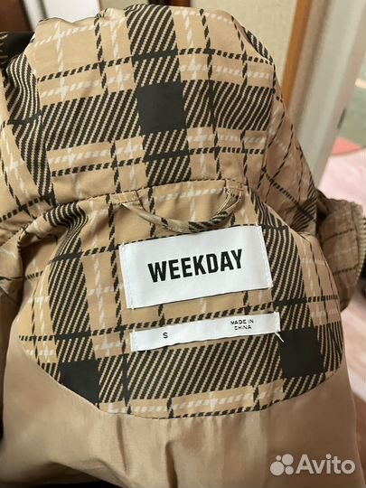 Пуховик weekday женский