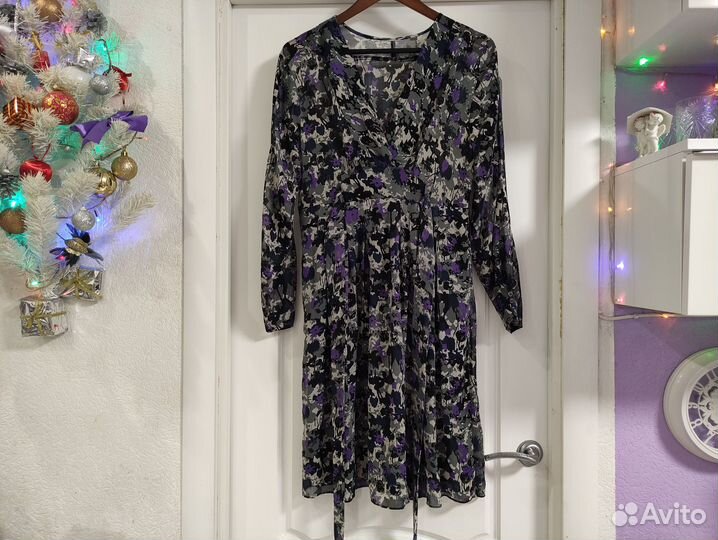 Платье с разрезом