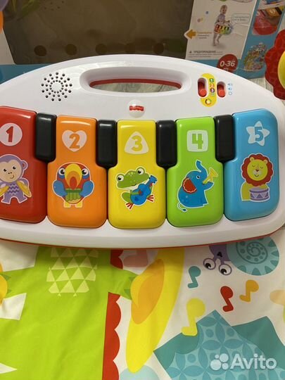 Развивающий коврик с пианино fisher price