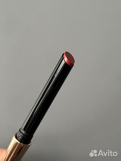 Hourglass помада