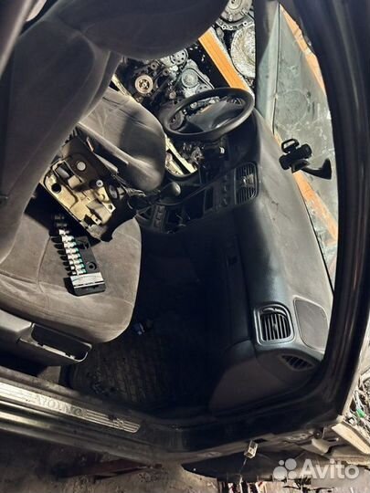 В разбор Volvo S40 1995-1999